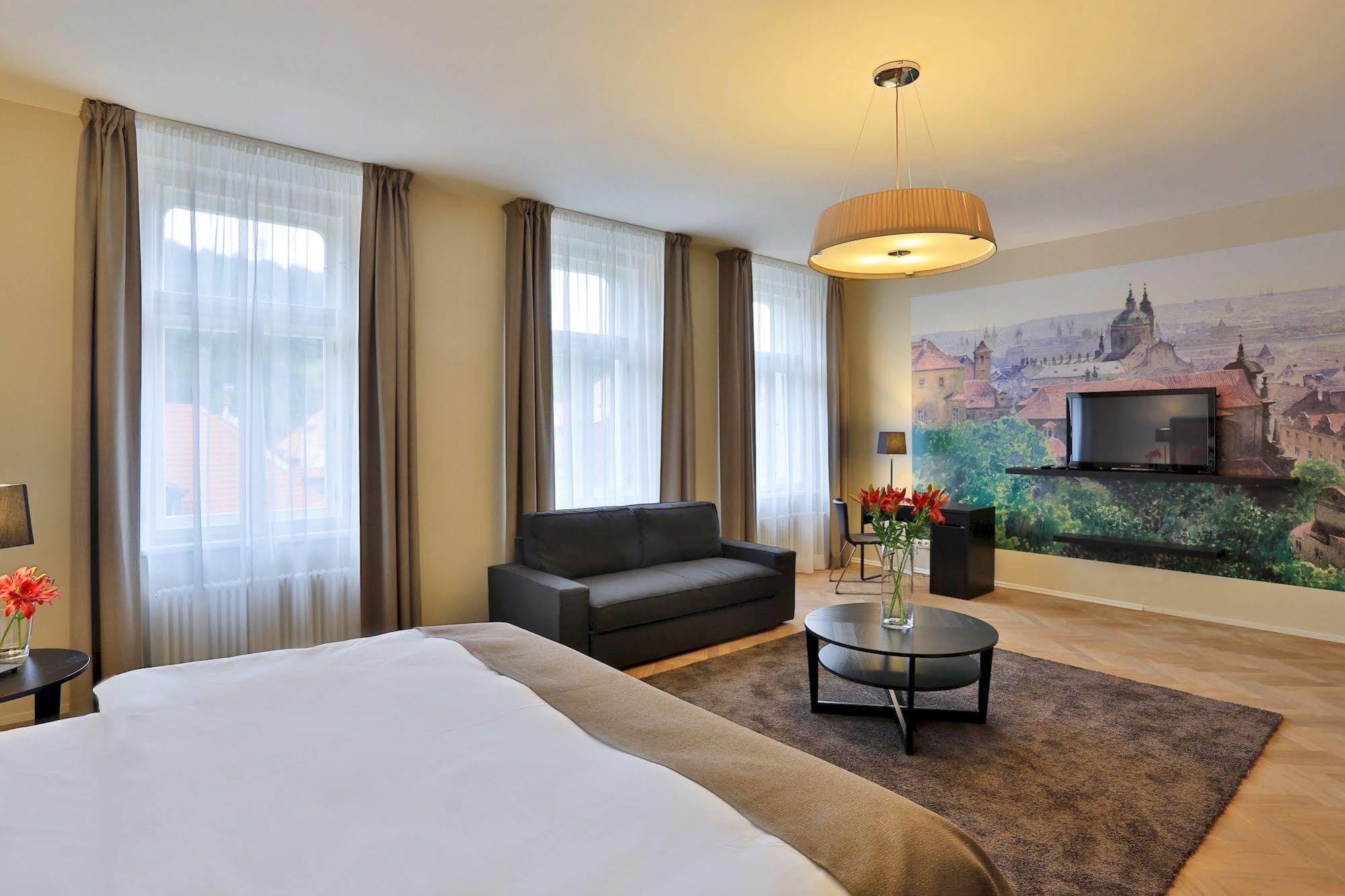 James Hotel & Apartments Prague Luaran gambar