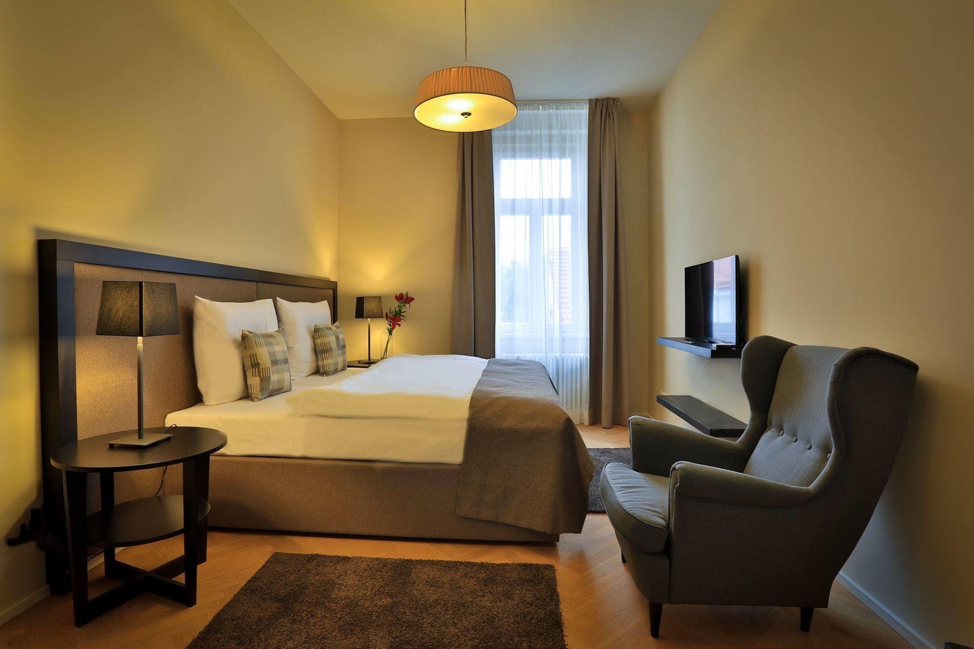 James Hotel & Apartments Prague Luaran gambar